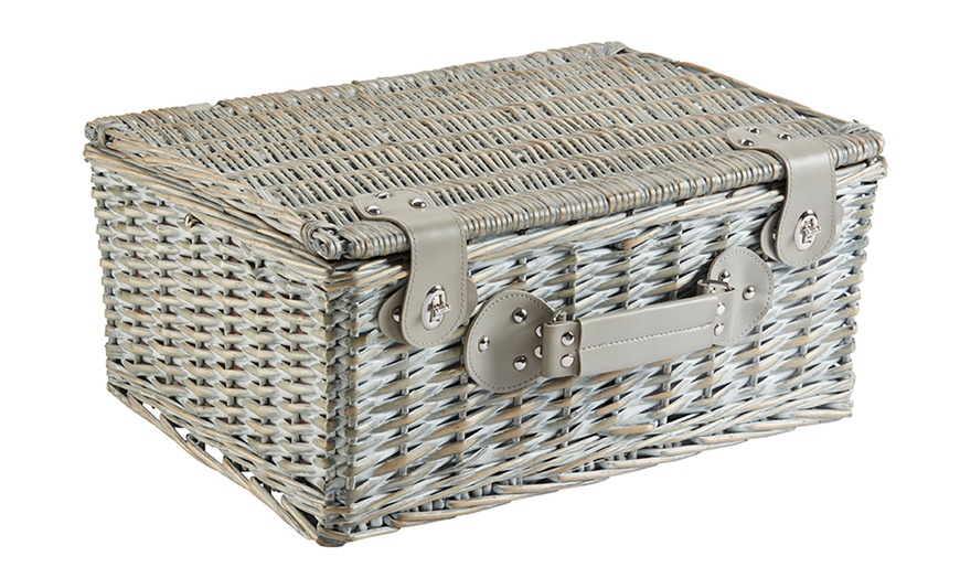 Image 12: Picnic Hamper