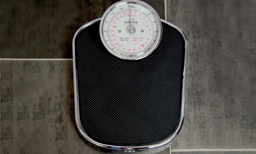 Image 8: Retro Bathroom Weighing Scales