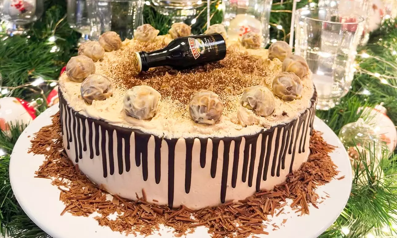 Hausgemachte Torte & Heißgetränk für 1 - 8 Personen