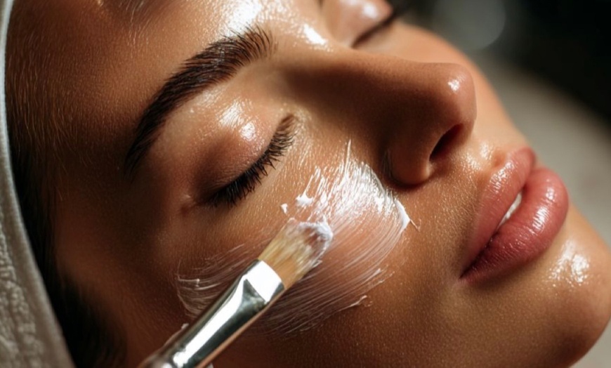 Image 3: Enjoy Your Inner Glow with a Pampering Package! 
