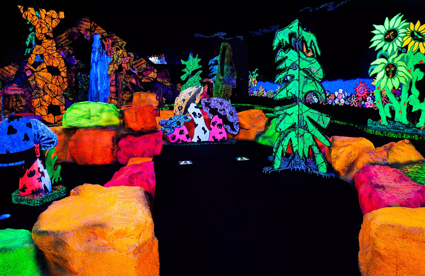 Mini Golf Deals - Save Up to 12% at Putting Edge