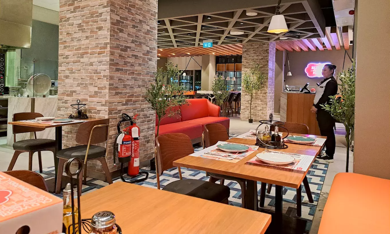 AED 50, AED100, or AED 200 Spend Toward Food and Soft Drinks & Water