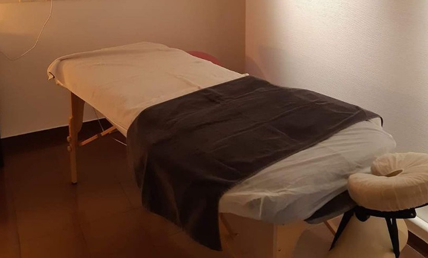 Image 3: Massage au choix pour 1 personne chez Aux Petits Soins d'Edith