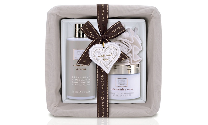 Image 3: Baylis and Harding Bath Sets