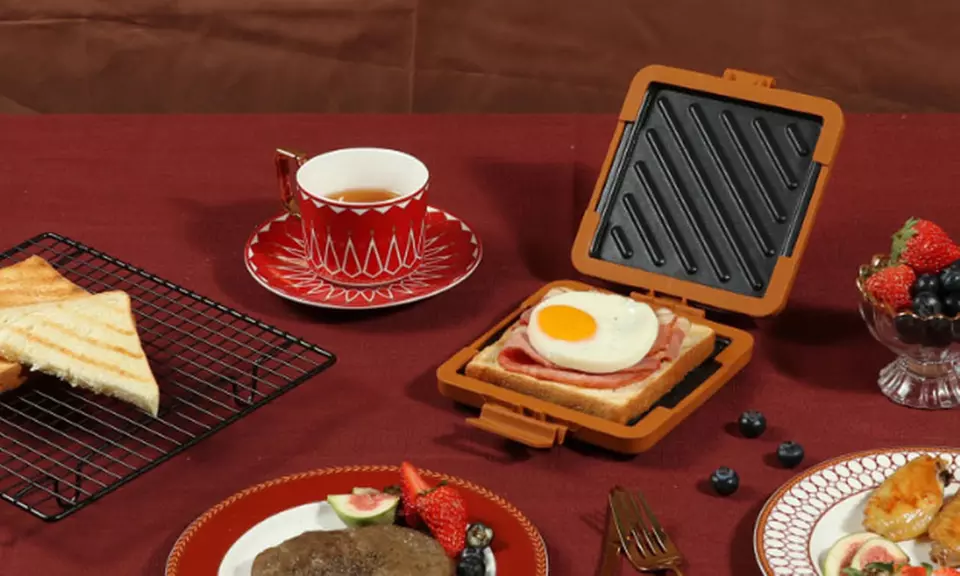 Compact magnetron, tosti en sandwich apparaat