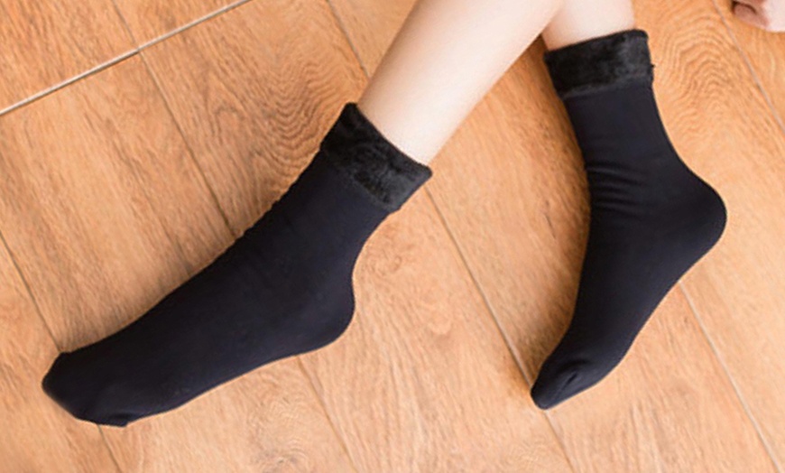 Image 3: Faux Fur-Lined Winter Socks