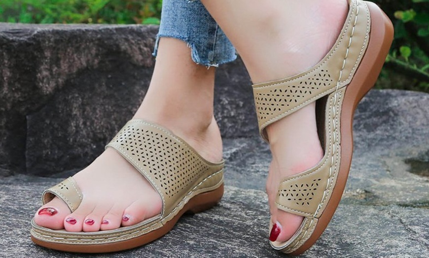 Image 9: Women's Slide Toe Loop Sandals