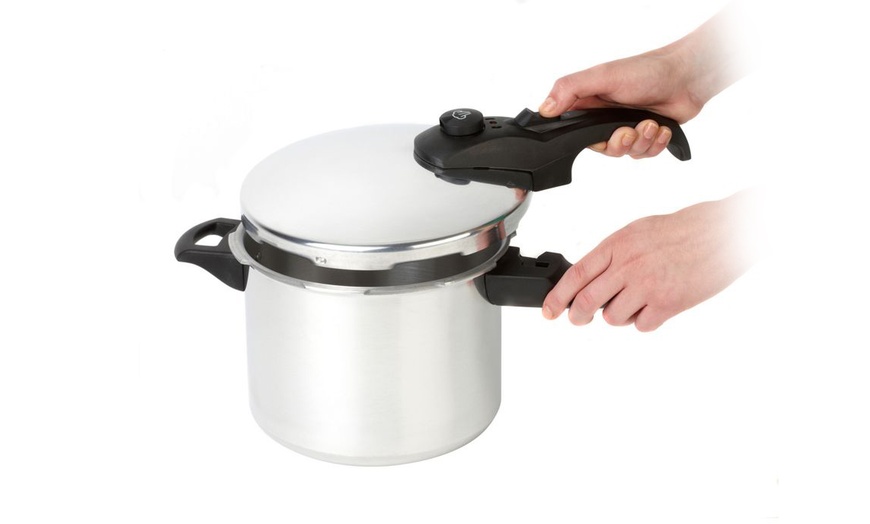 Image 2: Salter 7L Pressure Cooker