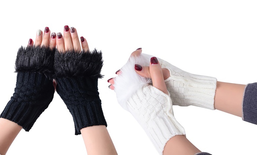 Image 9: Women's Furry Fingerless Gloves