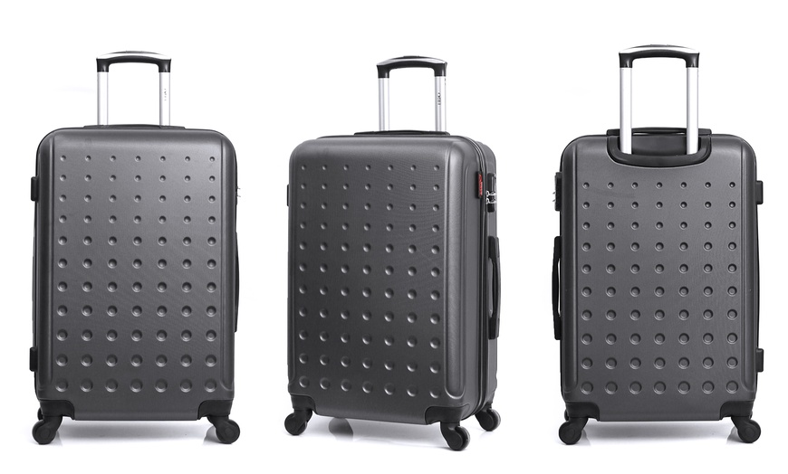 Image 14: Three-Piece Hero Luggage Set