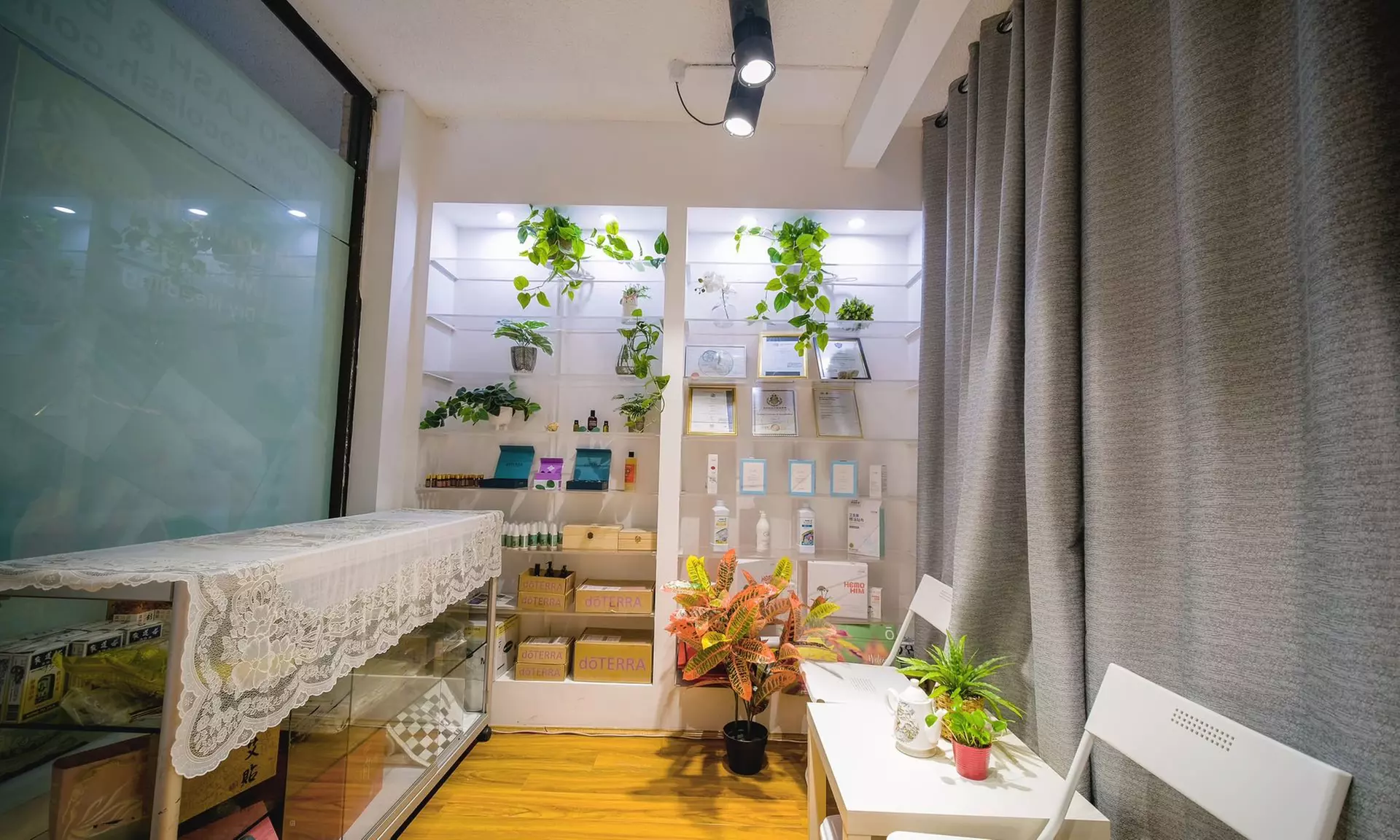 Relax and Unwind with a Choice of Essential Oil or Hot Stone Massage