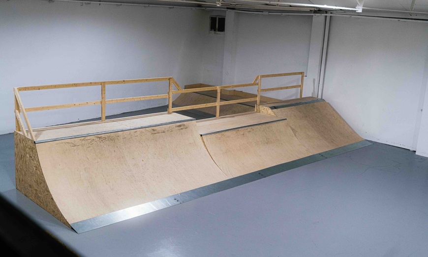 Image 5: Acceso de 3 h a indoor skatepark para 1, 2 o 4 personas