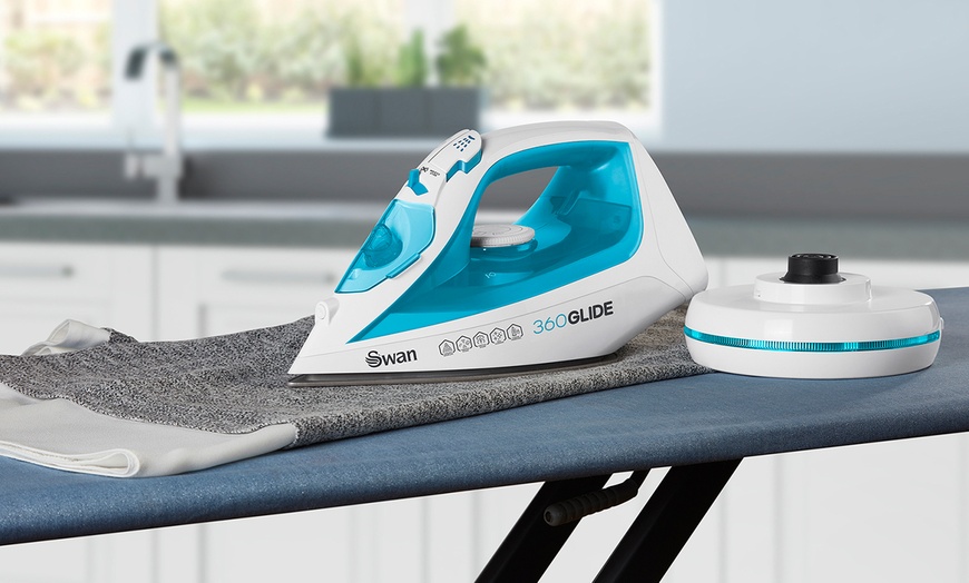 Image 3: Swan 2800W Cordless Iron