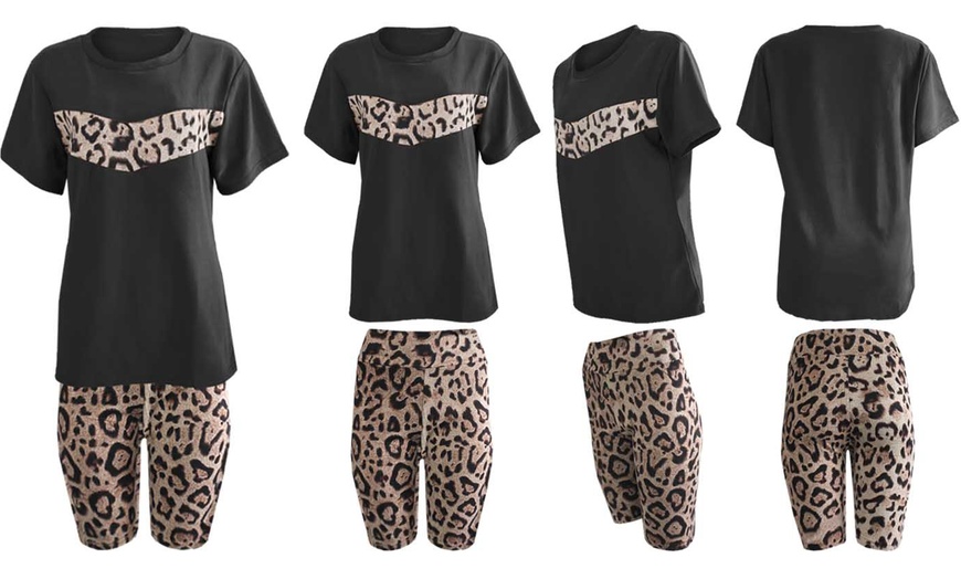 Image 2: Women's Snake or Leopard Print Shorts and T-Shirt Set
