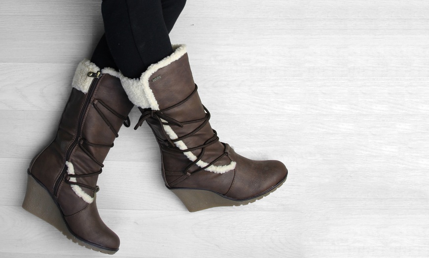 Image 2: Fur Lined Wedge Boots