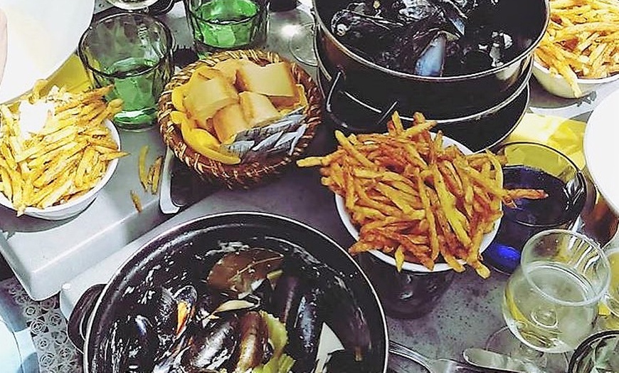 Image 2: 1kg de moules avec frites et dessert