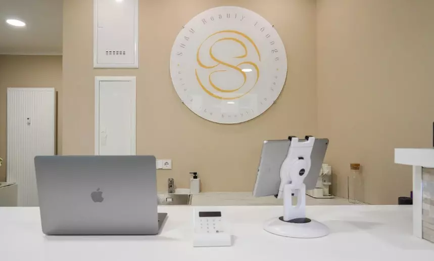 Verwöhne deine Haut: Microneedling Gesichtsbehandlung