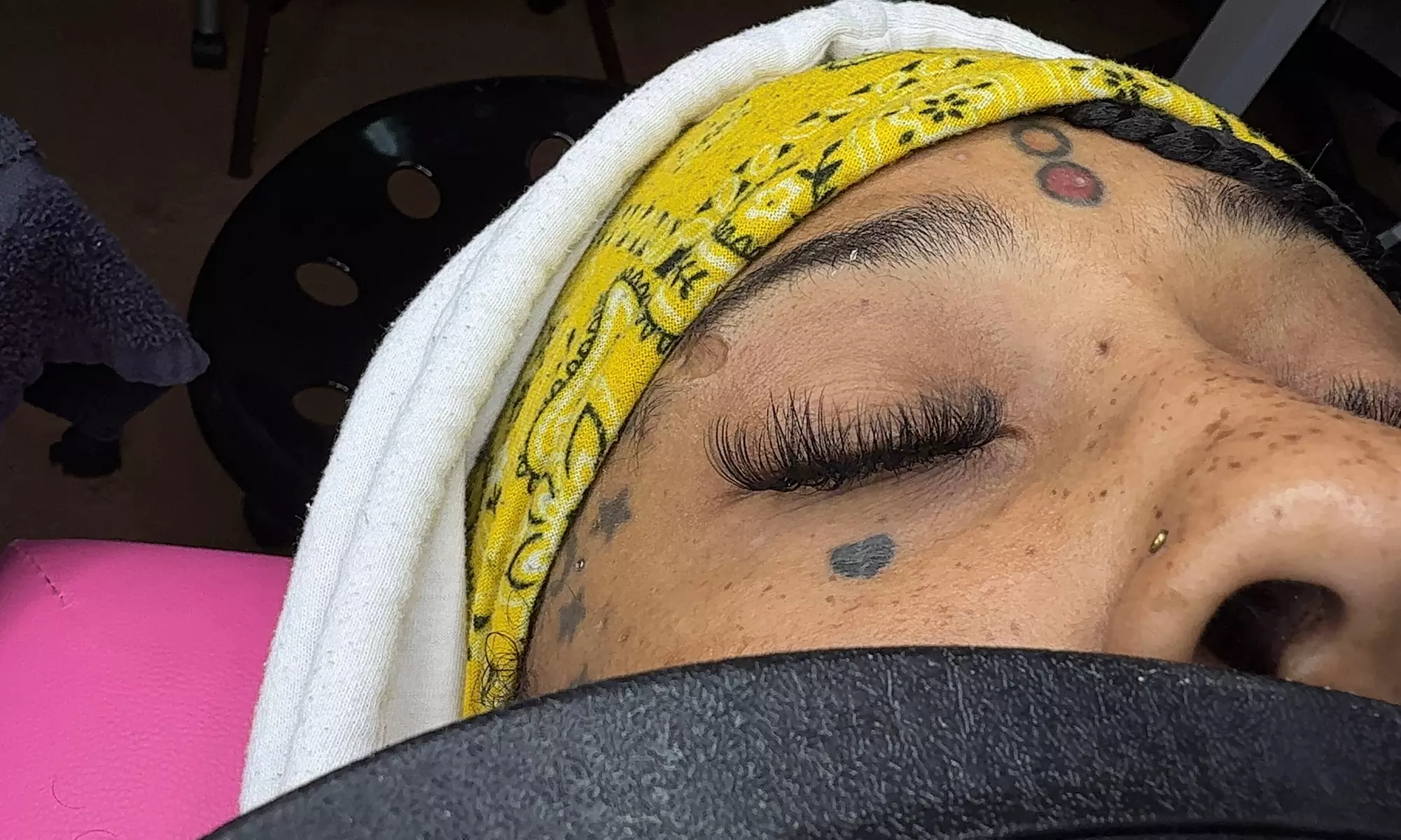 Get Gorgeous with Hybrid, or Volume Eyelash Extensions
