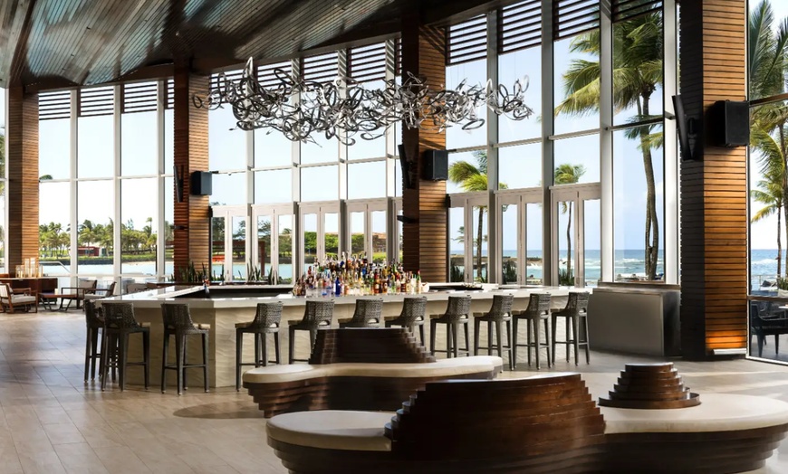 Image 17: ✈ 4-Day Puerto Rico Vacation at Caribe Hilton w/ Air & F&B Credit