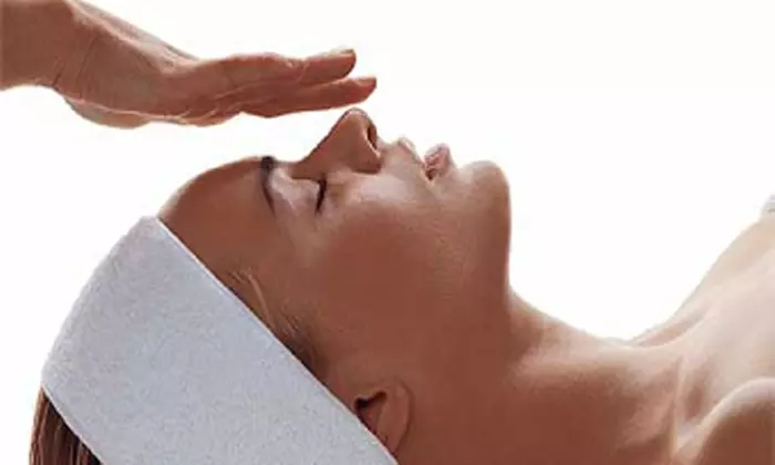 Experience Aesthetics by Homa's Anti-Aging Facial and Face Massage with up to 35% off, a luxurious treat for your skin - Primary Image