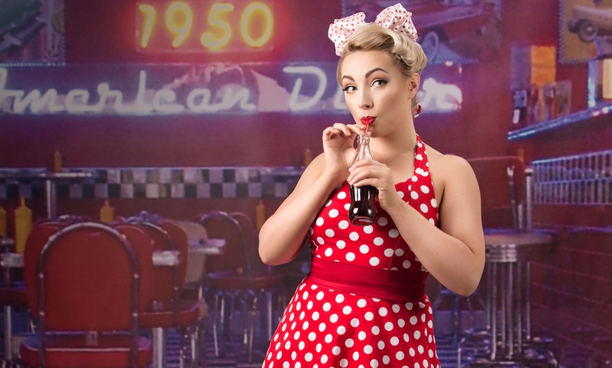 Image 7: Pin-Up Style Makeover Photoshoot