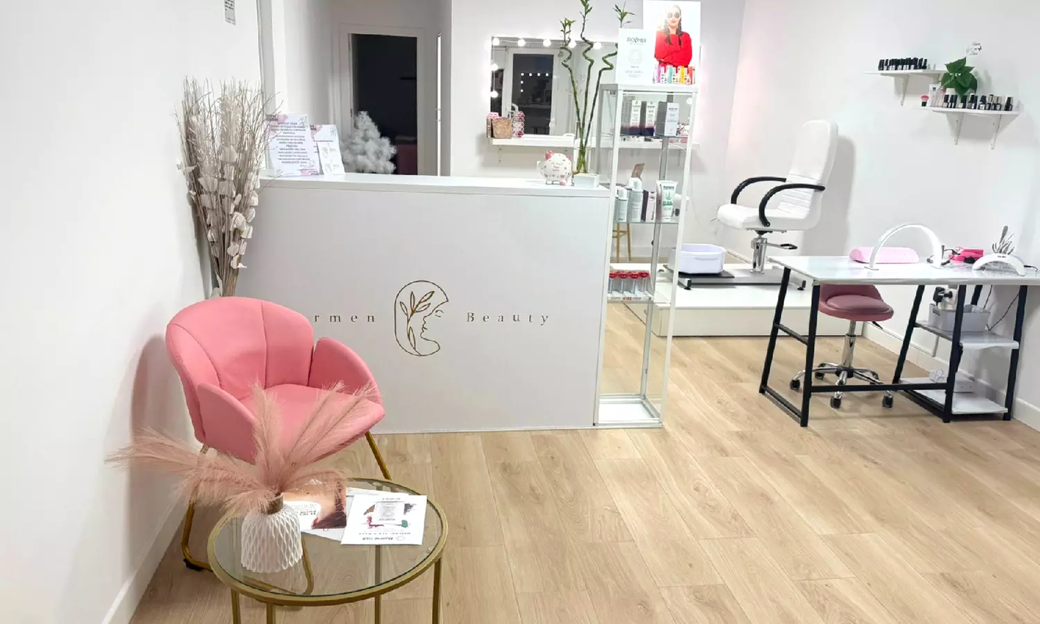 1 o 3 sesiones de pedicura con esmaltado normal o semipermanente