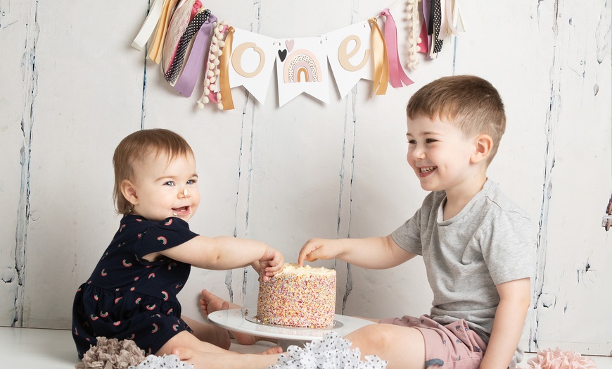 Image 2: Cake Smash Child Photoshoot