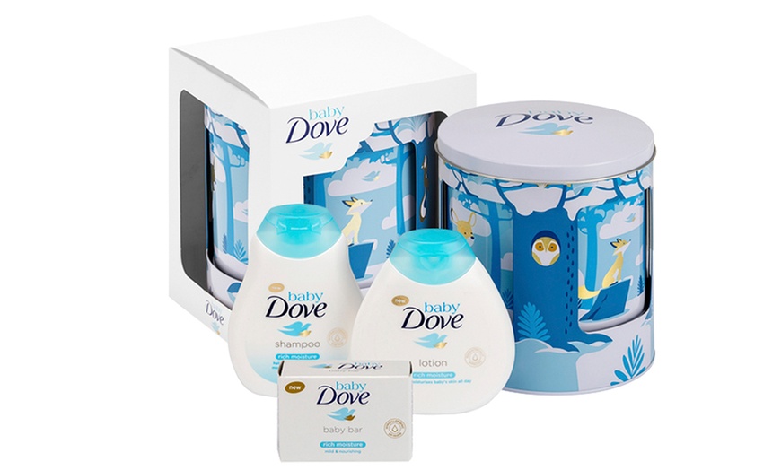 Image 1: Dove Bath Products Set