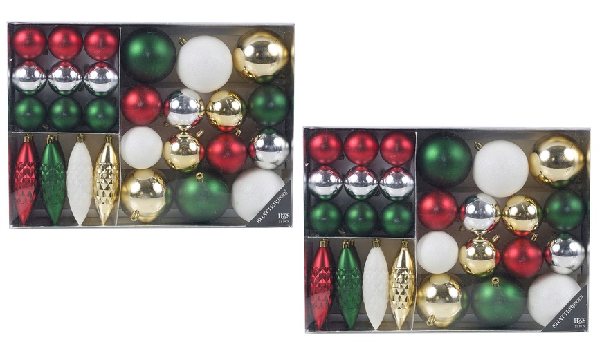 Image 19: 31-Piece Christmas Bauble Set