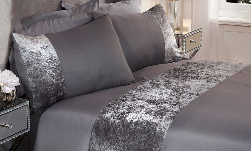 Image 1: Crushed Velvet Band Duvet Set