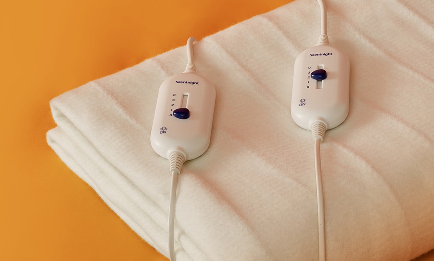 Image 3: Silentnight Yours & Mine Dual Control Electric Blanket