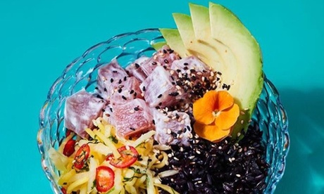 ⏰ Menu Poke con vino per 2 o 4 persone al Hawaiian Club - per Poke Lovers (sconto fino a 52%). Prenota&Vai!