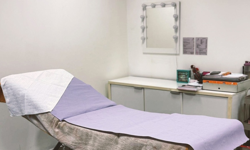 Image 2: 1, 2 o 3 sesiones de microlifting facial de vitaminas con Dermapen