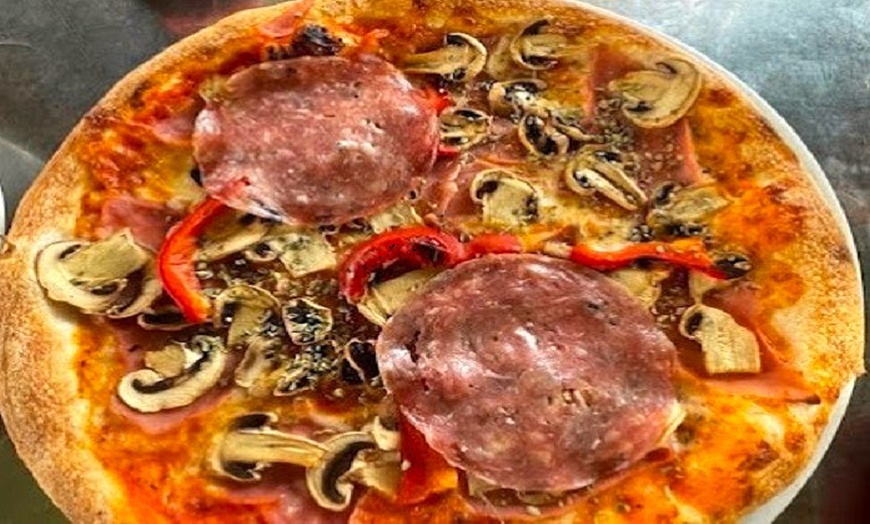 Image 12: Menú de pizza artesanal para 2 o 4 en Restaurant la Tramuntana