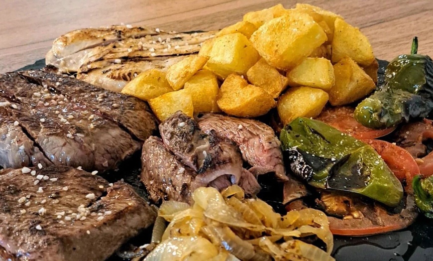 Image 1: ¡A la parrilla! Menú Palta Grill clásico o prémium para 2 o 4 personas