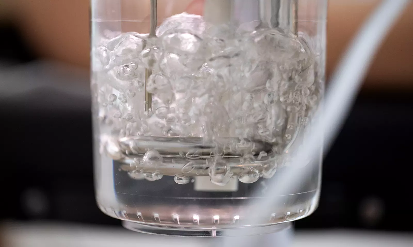 Limpieza facial con máscara LED