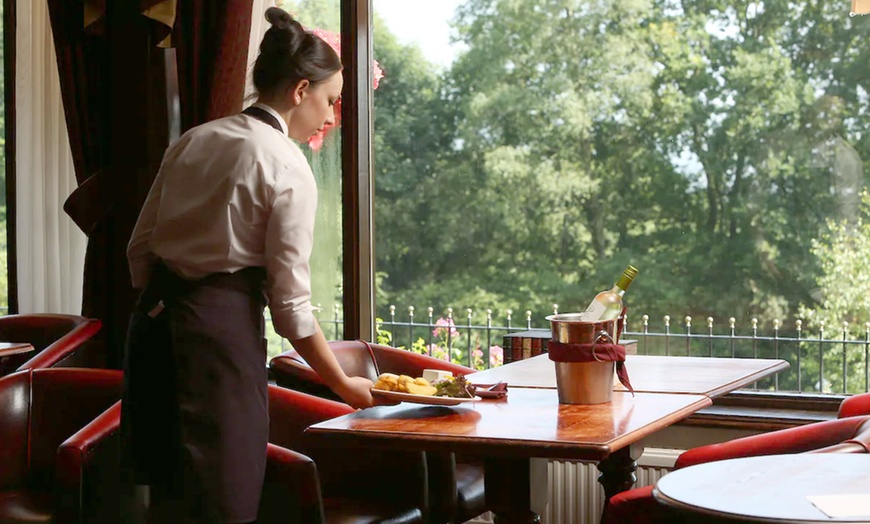 Image 6: Lancashire: Picturesque Stay for 2 with Breakfast, Dinner, Hot Tub 