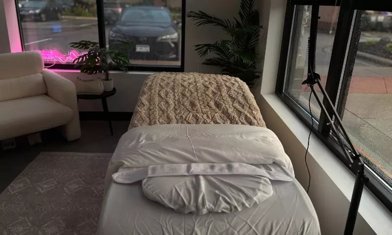 Get Radiant Skin:1, 3, or 5 Sessions(60 Mins) Choice of Silk Facial