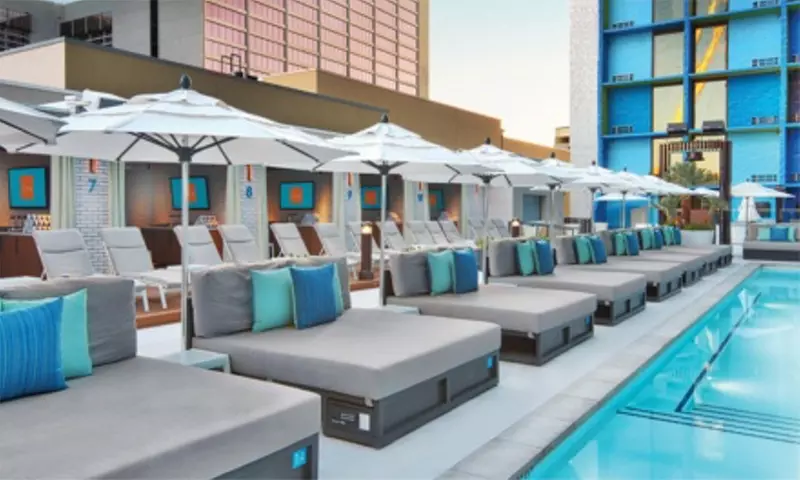 Influence, Pool Experience – 21+ Cabanas & Daybeds with a View at The LINQ 