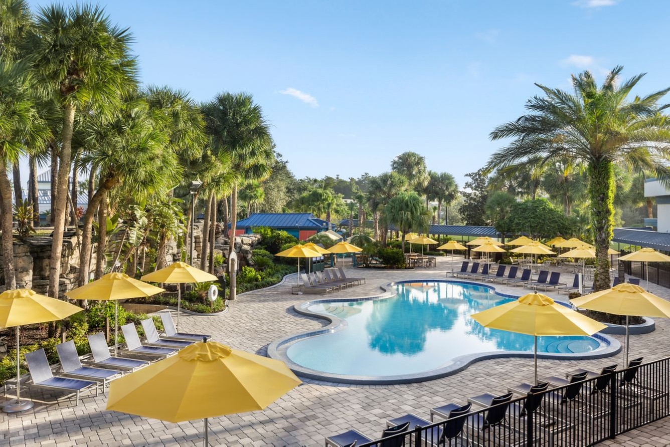 Luxury Resort Near Orlando Parks - Book Now!
