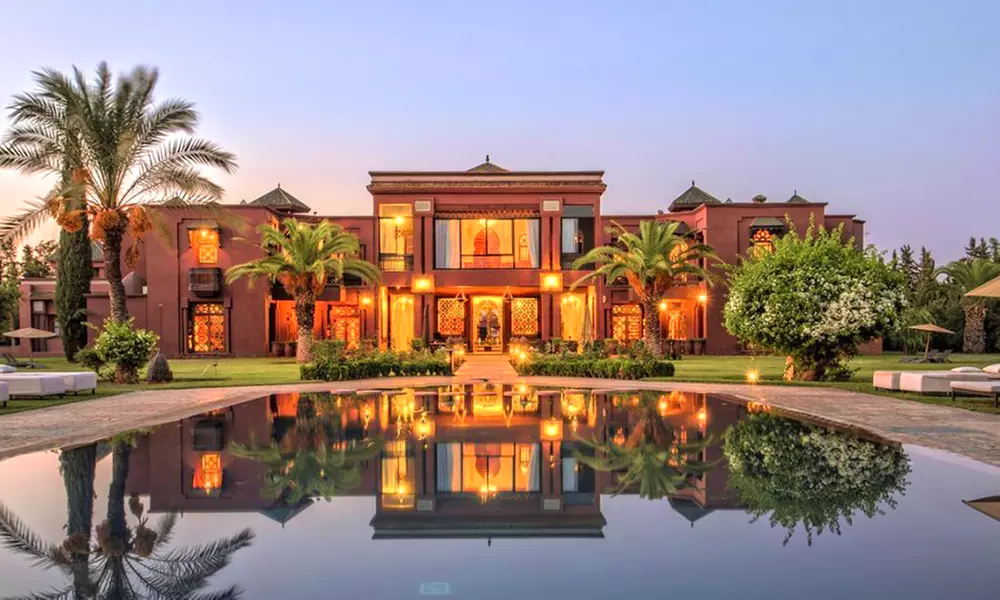 Marrakech: Suite Deluxe avec petit-déjeuner/demi-pension, option transferts et modelage au Palais Clementina pour 2 pers - Primary Image