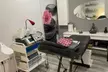 Sesión de radiofrecuencia facial, aplicación de relleno dérmico, mascarilla y masaje en Centro De Belleza Paloma - Second Medium