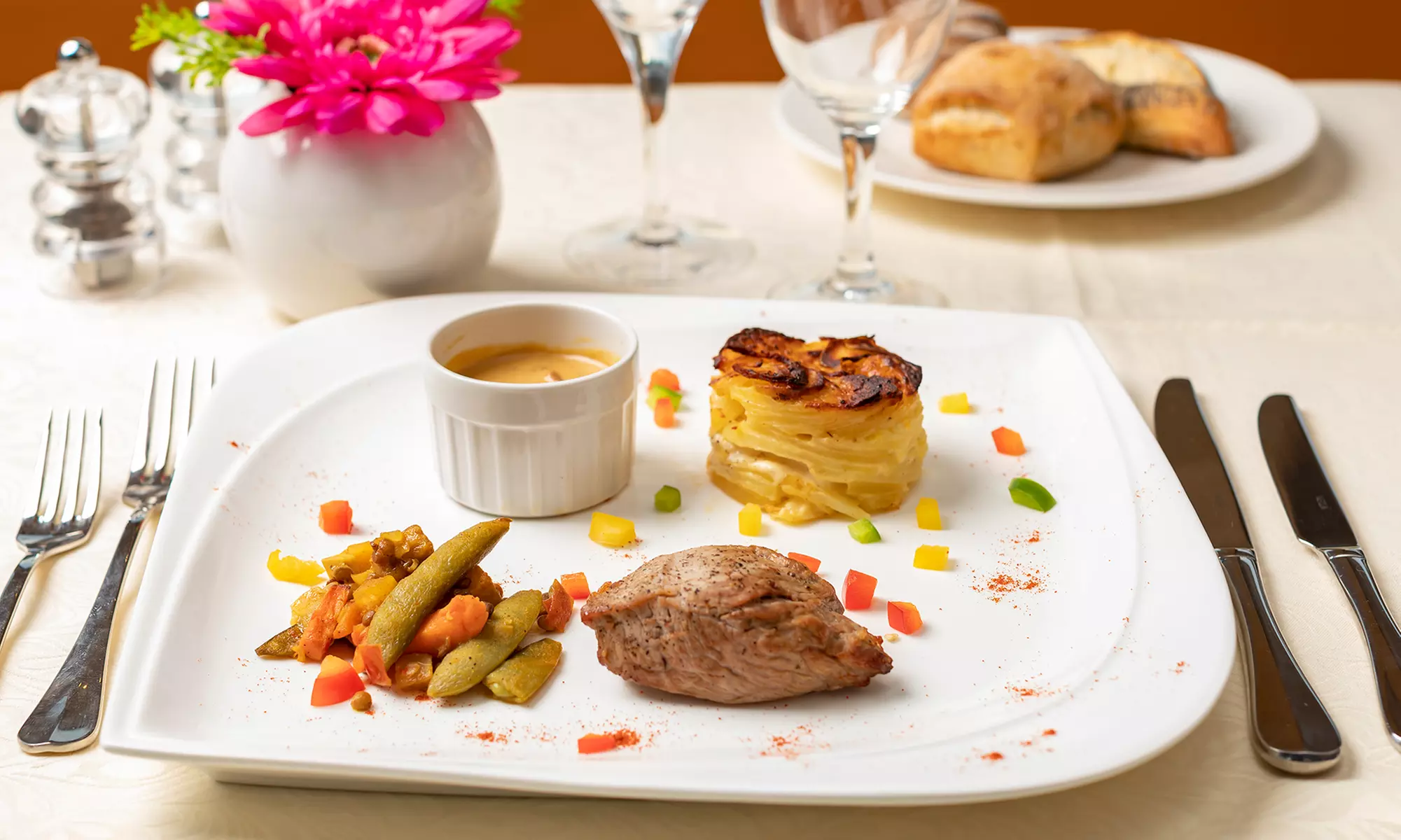 Croisière bistronomique sur la Seine avec Eiffel Croisieres Prestige