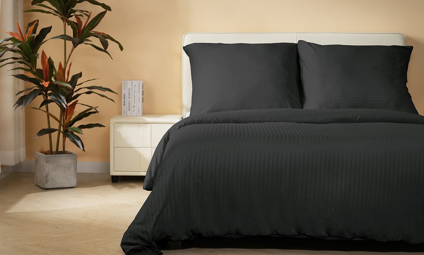 Image 17: Three Pieces Stripe Duvet Cover Set With Two Pillowcases