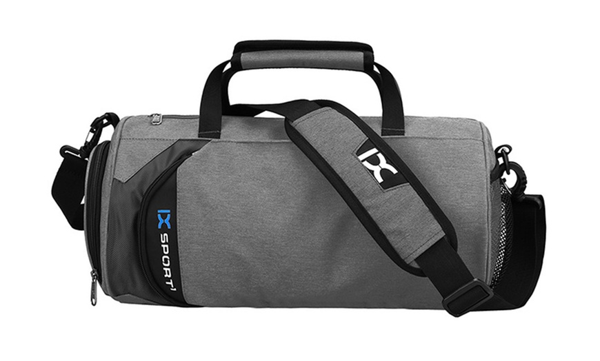 Image 2: Waterproof Gym Bag