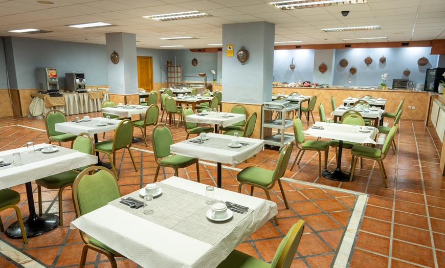 Image 13: Santander: 1 noche con desayuno y opción a excursión en barco