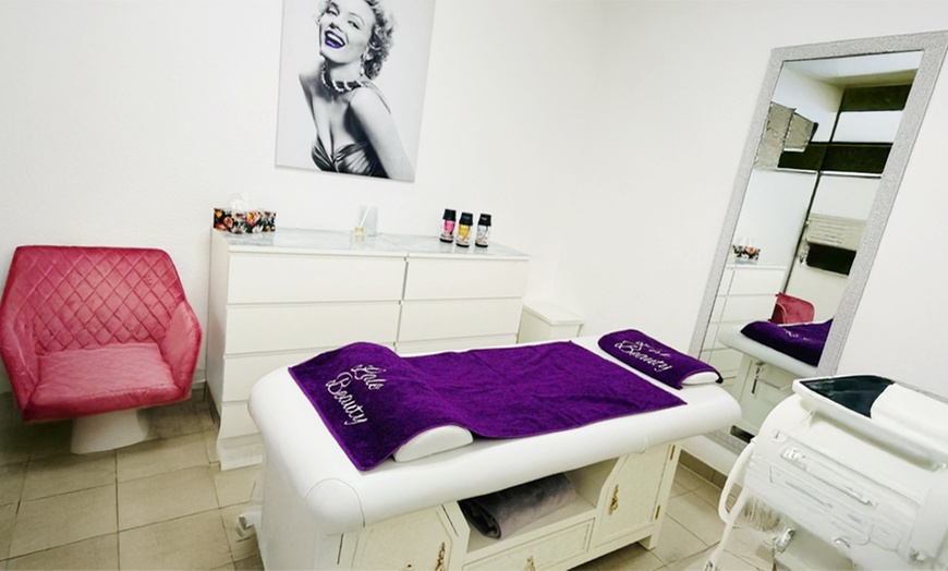 Image 3: 1 oder 2 Microneedling- oder Aqua-Facial-Behandlungen für 1 Person