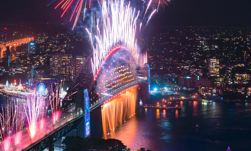 Image 12: New Year's Eve Sydney Harbour Cruise