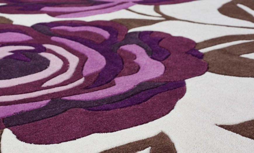 Image 2: Rose-Patterned Hand-Tufted Rug 