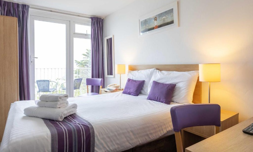 Image 4: St. Ives: Double or Twin Room with Breakfast